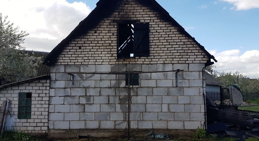 Пожар в гараже Барановичи ул. Грушевая